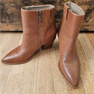 Blondo Emmalyn Waterproof Boot in Tan Leather Women's Size 8.5 Ankle